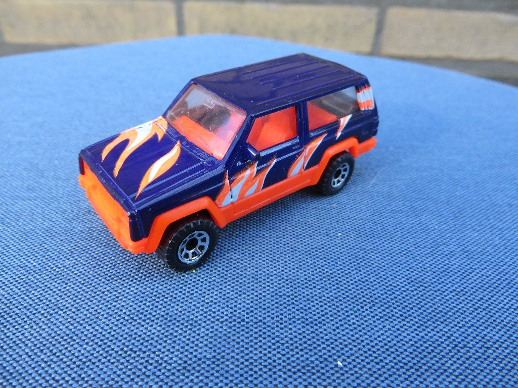 Matchbox Jeep Cherokee PAARS - ROZE, Ophalen of Verzenden, Zo goed als nieuw, Auto