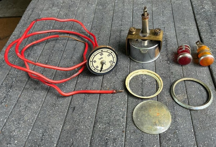 Originele onderdelen Albin dasboard en thermometer, Ophalen of Verzenden, Gebruikt, Motor en Techniek