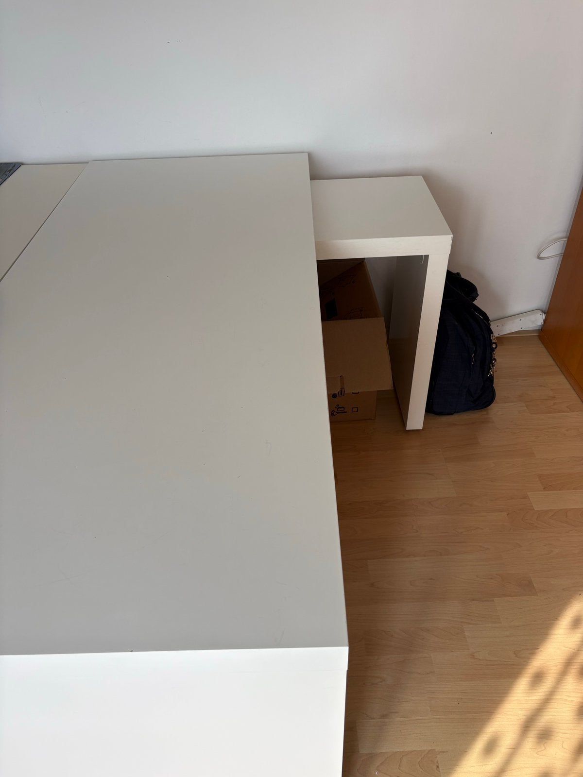 Wit hoekbureau - Modern en functioneel, Huis en Inrichting, Bureaus, Ophalen, Opbergruimte, Gebruikt, Spaanplaat of MDF