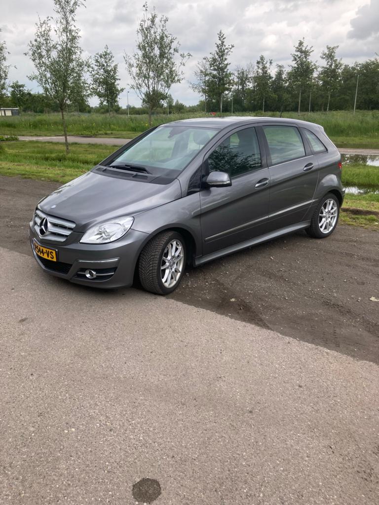Mercedes-Benz B-Klasse 2.0 B200 5DRS 2009 Grijs, Auto's, Mercedes-Benz, 136 pk, 4 cilinders, 1245 kg, Handgeschakeld