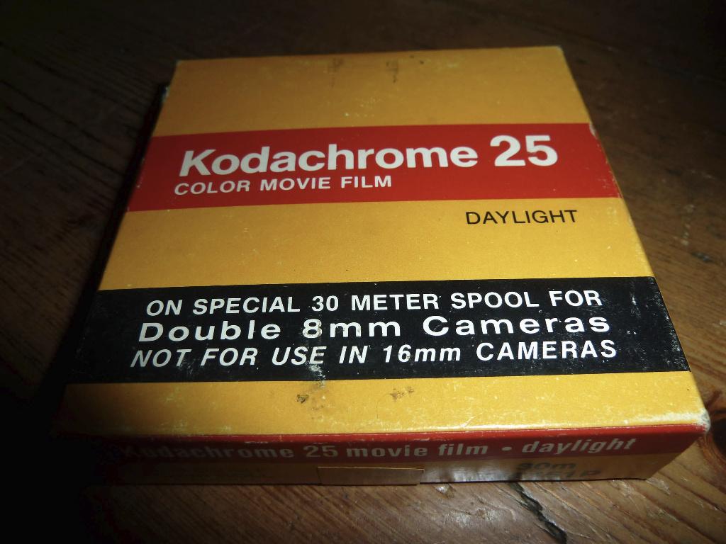 film onbelichte film Kodachrome 25 30mtr KMA 461 P double S8, Audio, Tv en Foto, Filmrollen, Ophalen of Verzenden, 16mm film