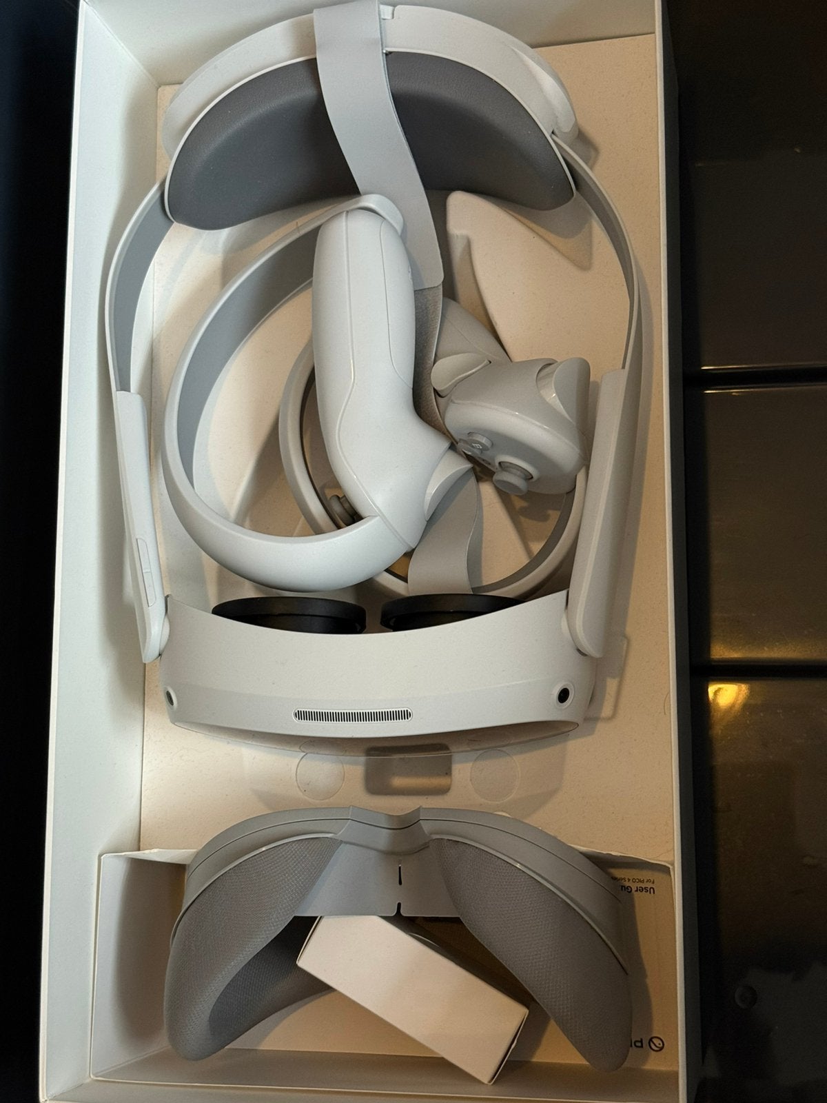 Pico 4 VR headset, Spelcomputers en Games, Virtual Reality, Ophalen of Verzenden, Zo goed als nieuw, Telefoon