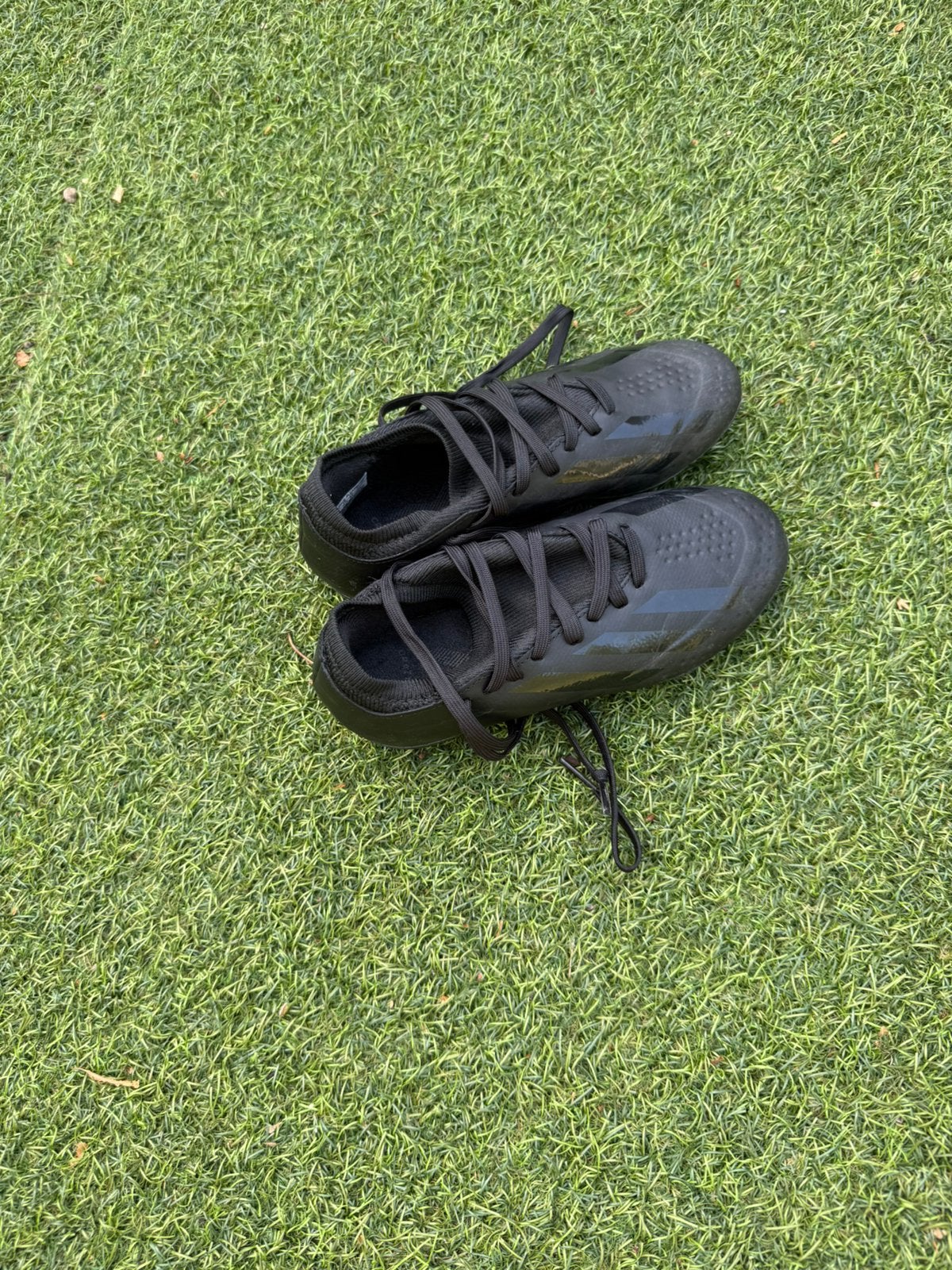 Voetbalschoenen van Adidas maat 32, Maat XS of kleiner, Ophalen, Zo goed als nieuw, Schoenen