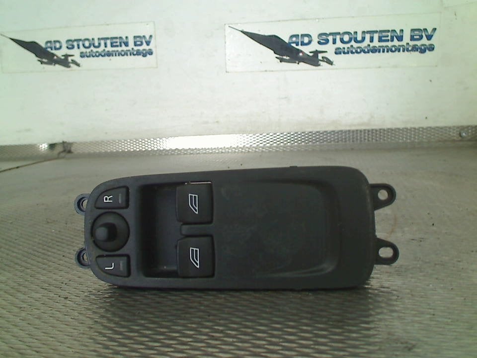 Raamschakelaar Links Voor Volvo C30 (EK/MK) 2007 30710783, Gebruikt, Siegburger Straße 229, Köln 50679, , Duitsland, Info@volvocars.com