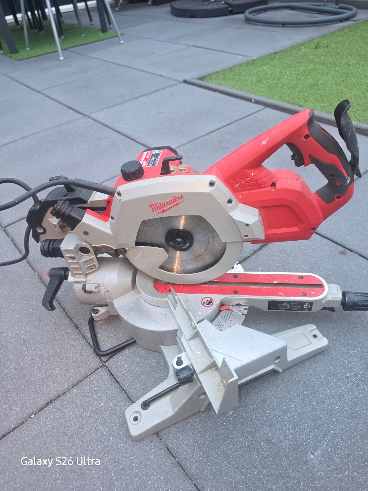 Milwaukee MS 216 SB Afkortzaag - 1800W, Doe-het-zelf en Verbouw, Ophalen, Gebruikt, 70 mm of meer, Afkortzaag