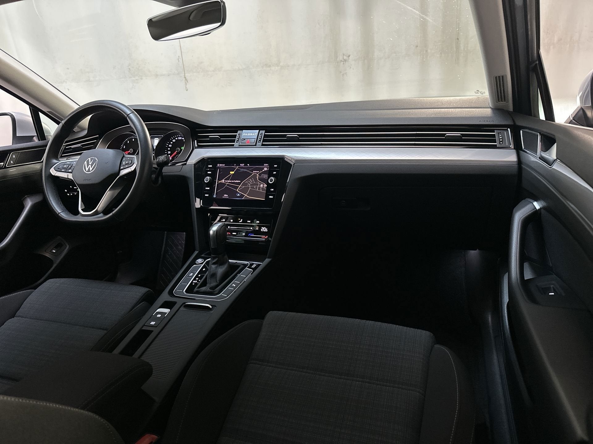 Volkswagen Passat 1.5 TSI 150pk DSG Business Trekhaak Naviga, 1600 kg, Sedan, Passat, Voorwielaandrijving