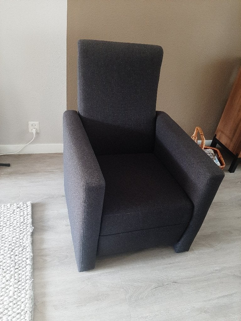 Relaxfauteuil met donkergrijze stoffen bekleding, Ophalen, Gebruikt, Minder dan 75 cm, Stof