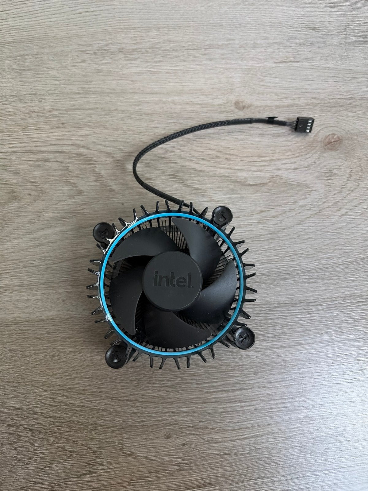 Intel CPU Cooler, Computers en Software, Computerkoelers, Ophalen of Verzenden, Gebruikt, Luchtkoeling