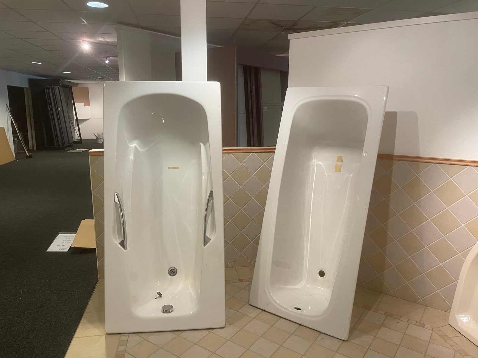 6x Nieuwe Showroom Badkuip €125 p/st – Laatste Week, Ophalen, B, Overige typen, 50 tot 100 cm