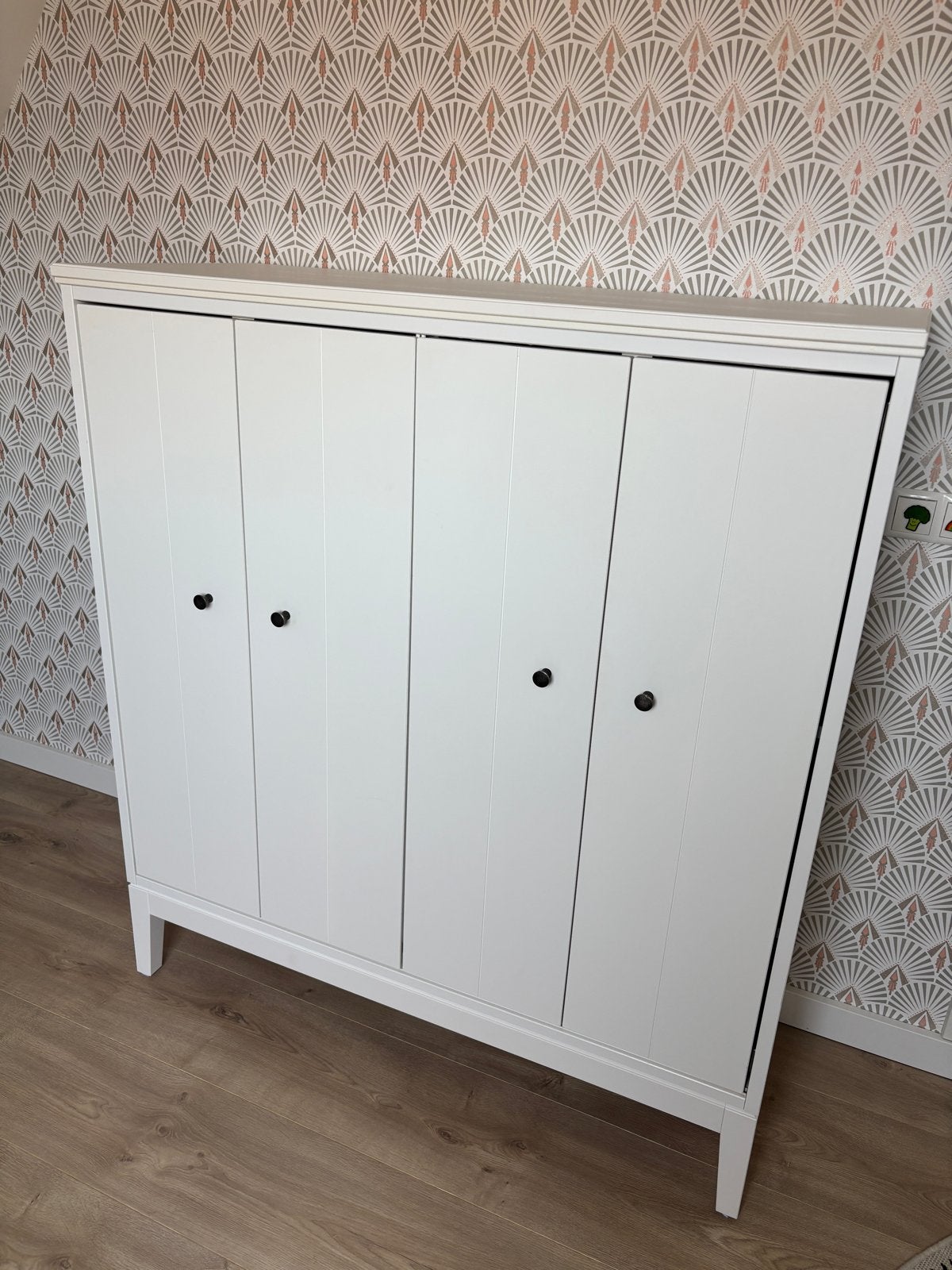 IKEA Idanäs kast met vouwdeuren - prima staat, Ophalen, 100 tot 150 cm, 100 tot 150 cm, Zo goed als nieuw