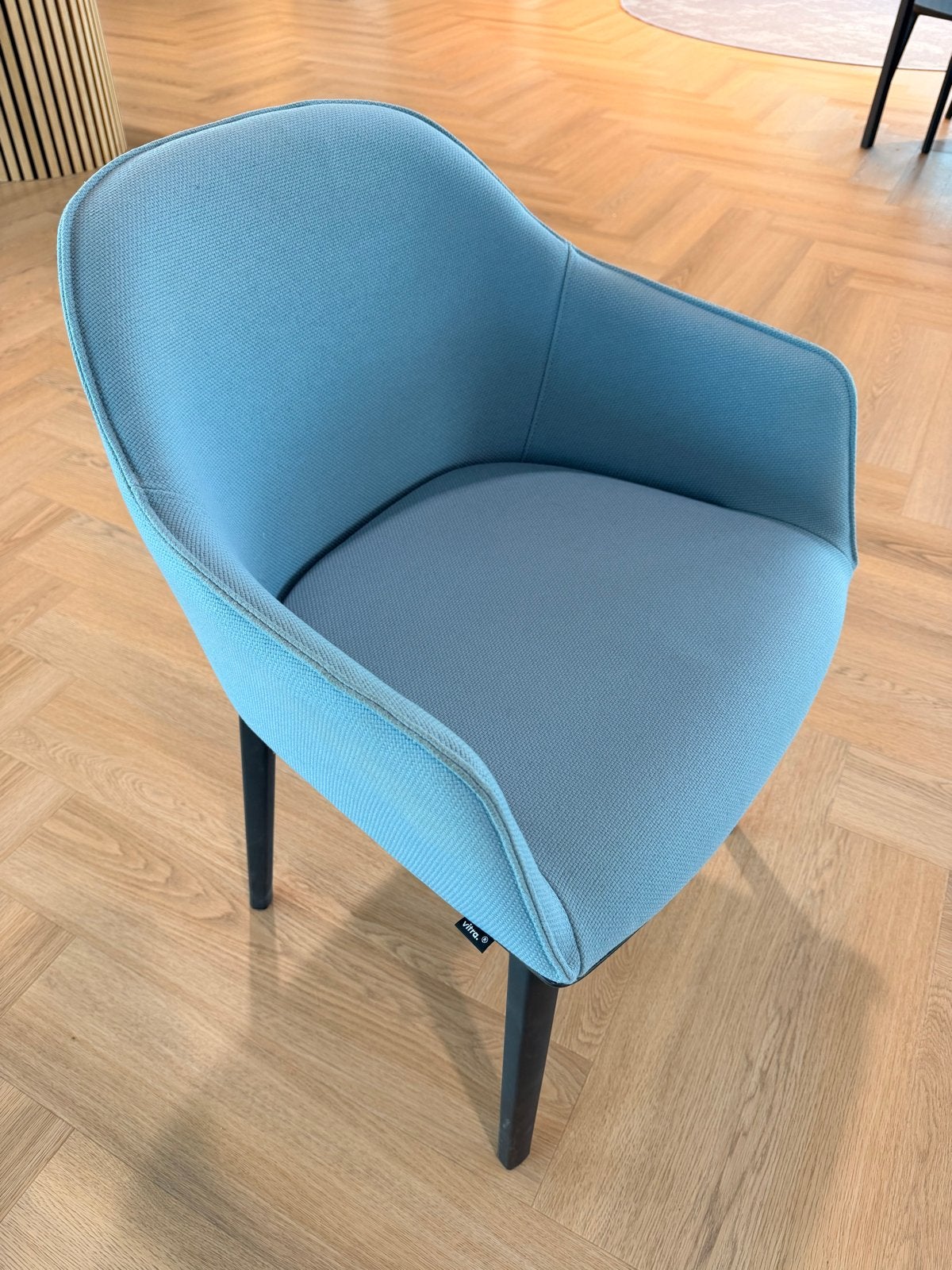 Vitra Softshell Stoel - IJsblauw - 8 stuks beschikbaar, Huis en Inrichting, Ophalen, Gebruikt, Blauw, Stof
