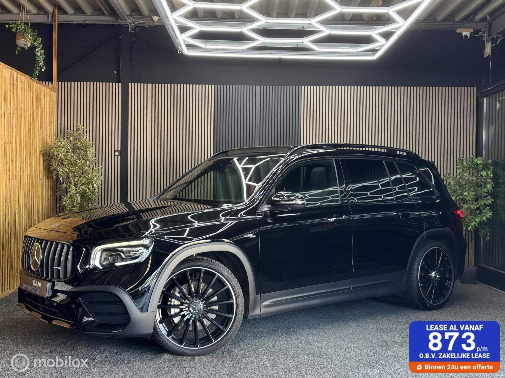 Mercedes GLB AMG 35 4MATIC|Pano|360 Cam|Keyless| 7 Pers|Acc, Auto's, Automaat, 4 cilinders, 1655 kg, Alcantara
