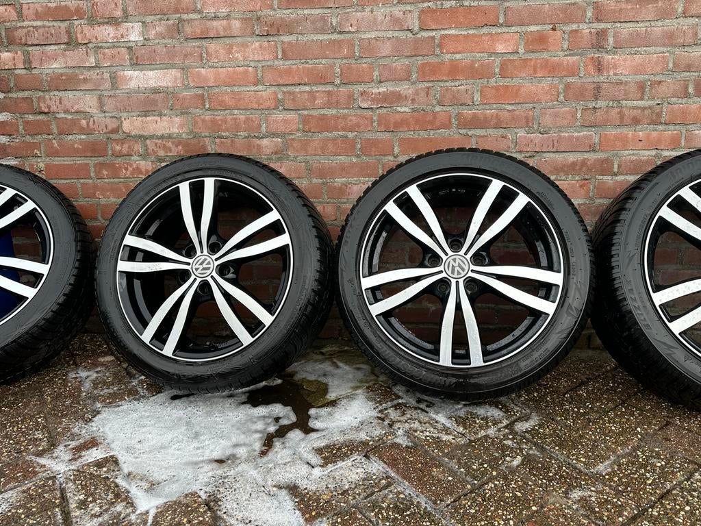 VW velgen, origineel,17 inch met winterbanden, Auto-onderdelen, Banden en Velgen, Ophalen, Gebruikt, Overige, Banden en Velgen