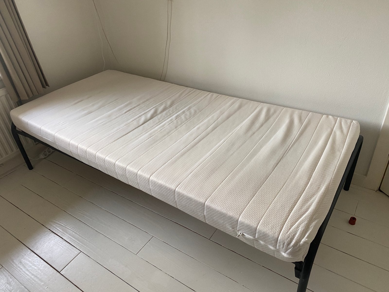 Eenpersoonsbed met matras., Ophalen, Gebruikt, 90 cm, Eenpersoons