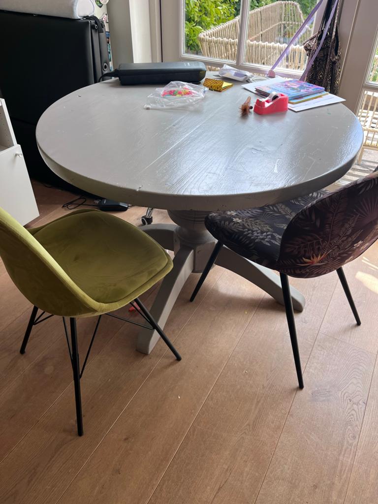 GRATIS Ronde eettafel (108cm) - Opknapproject, Huis en Inrichting, Ophalen, Gebruikt, 100 tot 150 cm, Rond