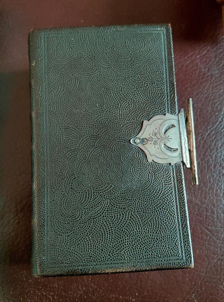 Antiek bijbeltje met zilveren slot, 1885., Antiek en Kunst, Antiek | Boeken en Bijbels, Ophalen of Verzenden