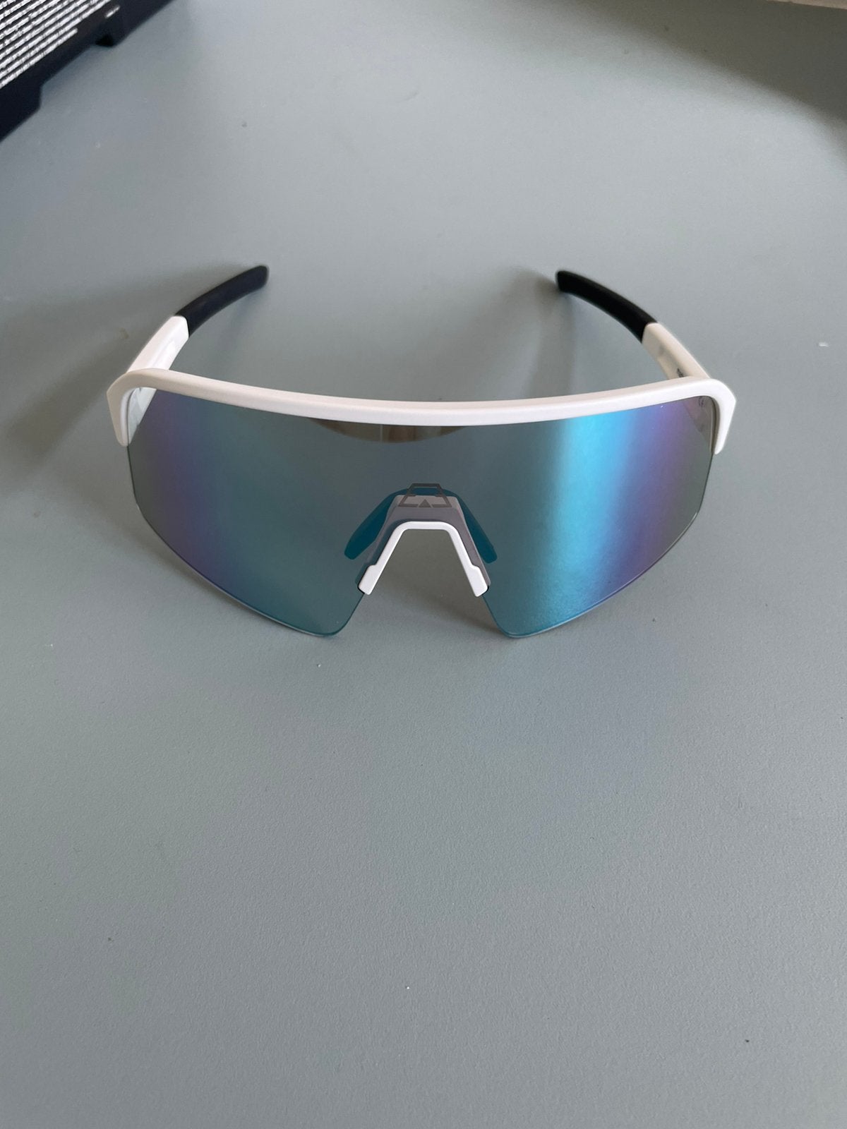NIEUW! PPEEQQ MODEL-I PRO Photochromic Fietsbril blauwe Lens, Overige merken, Zonnebril, Wit, Nieuw