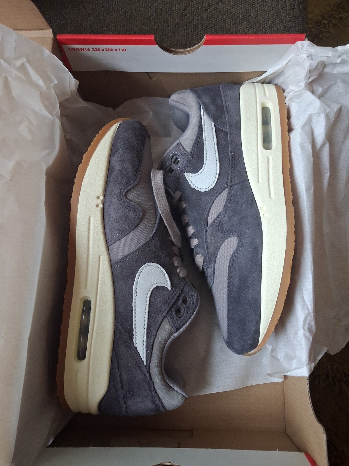 Nike Air Max 1 PRM Crêpe Soft Grey, Nike, Nieuw, Ophalen of Verzenden, Sneakers of Gympen