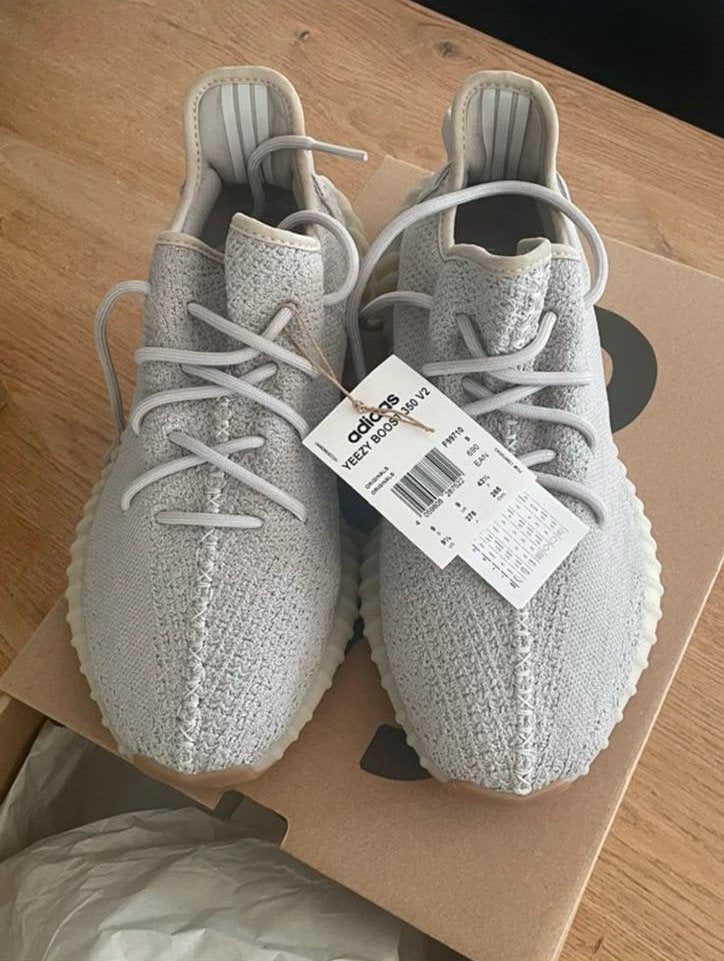Adidas Yeezy Boost 350 V2 Sesame - EU Maat 43 1/3, Ophalen of Verzenden, Zo goed als nieuw