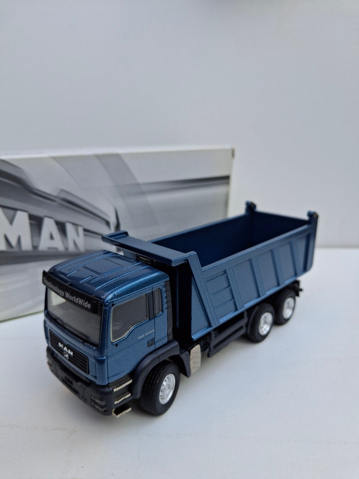 MAN KIPPER 1:50, Ophalen of Verzenden, Zo goed als nieuw, Bus of Vrachtwagen