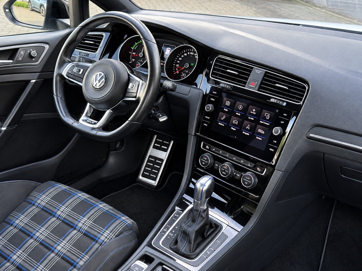 Volkswagen GOLF 1.4 TSI PHEV GTE XENON|PDC|LED, 8 kWh, Gebruikt, 4 cilinders, Wit