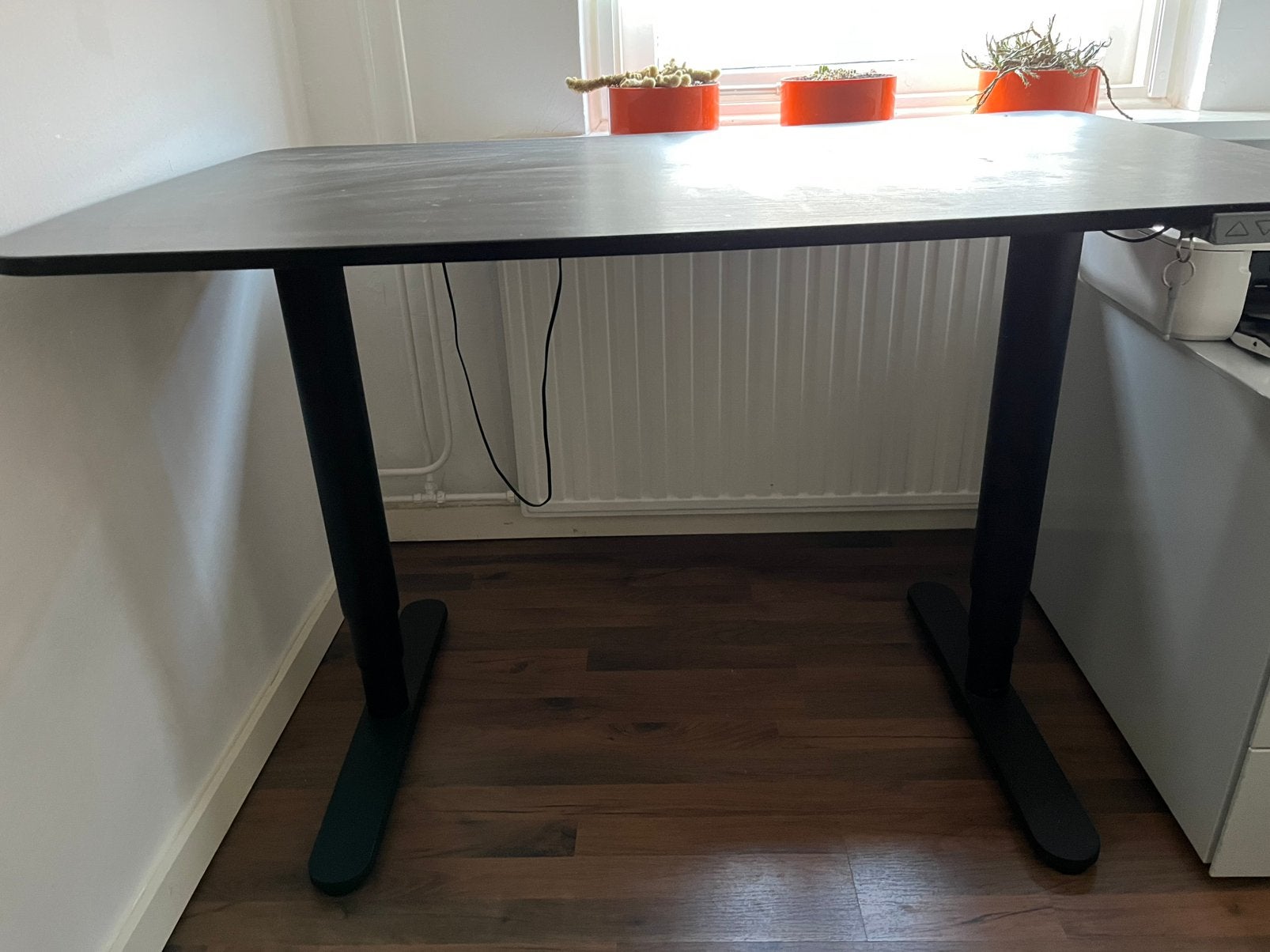 Ikea bureau in hoogte verstelbaar, Zwart, Elektrisch, Gebruikt, Ophalen of Verzenden