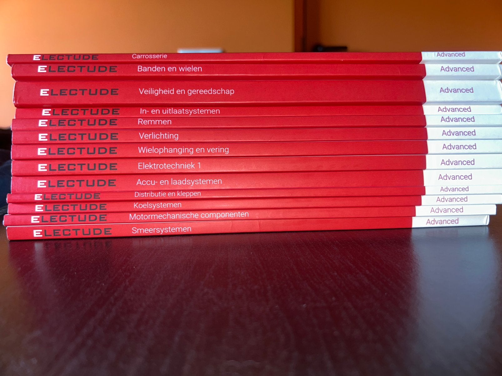 Electude Boeken - Mbo 3 leerjaar 1 - Autotechniek, Ophalen of Verzenden, Zo goed als nieuw, Algemeen, Electude
