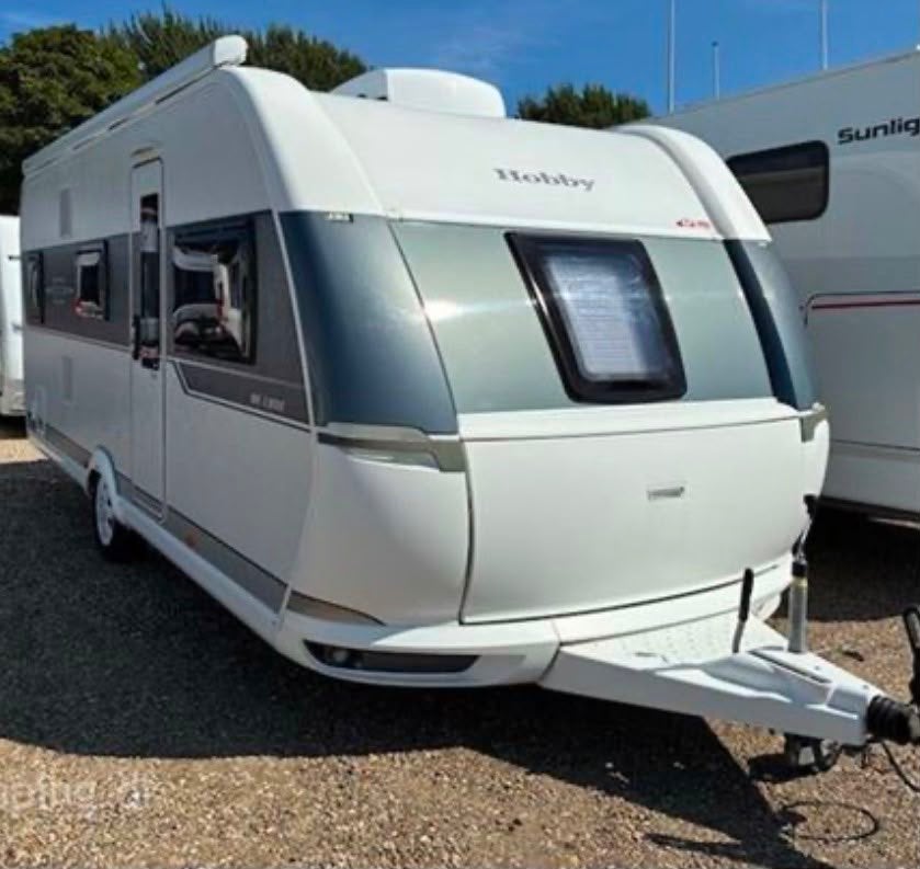Hobby De Luxe 545 KMF uit 2017 (mover/airco/luifel/voortent), Caravans en Kamperen, Rondzit, Hobby, Bedrijf, Luifel