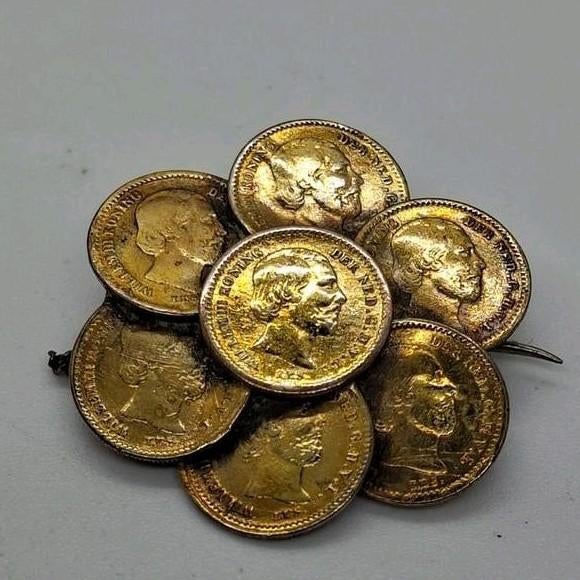 Antieke goud vergulde broche Willem III stuivers 3 cm, Sieraden, Tassen en Uiterlijk, Gebruikt, Minder dan 4 cm, Ophalen of Verzenden