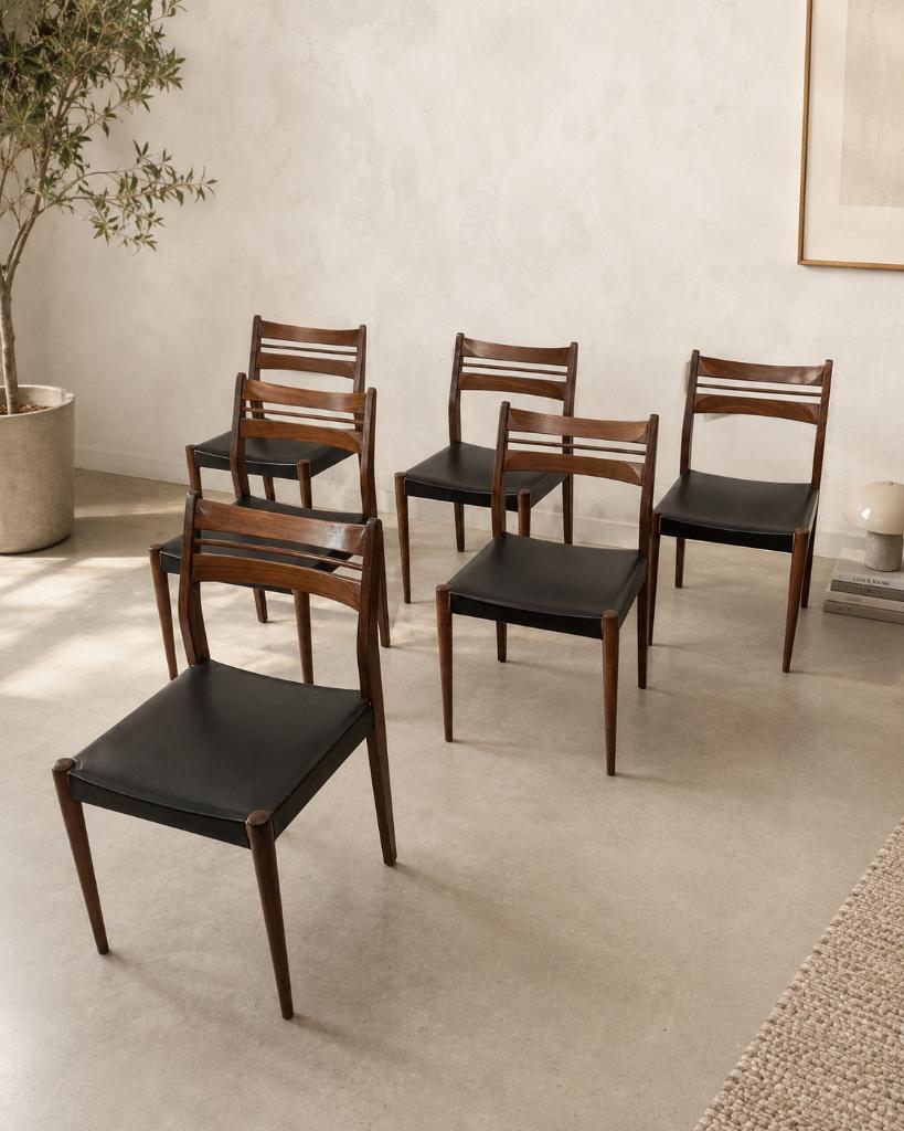 Set van zes Scandinavische vintage stoelen in teak., Huis en Inrichting, Stoelen, Ophalen, Gebruikt, Bruin, Vijf, Zes of meer stoelen