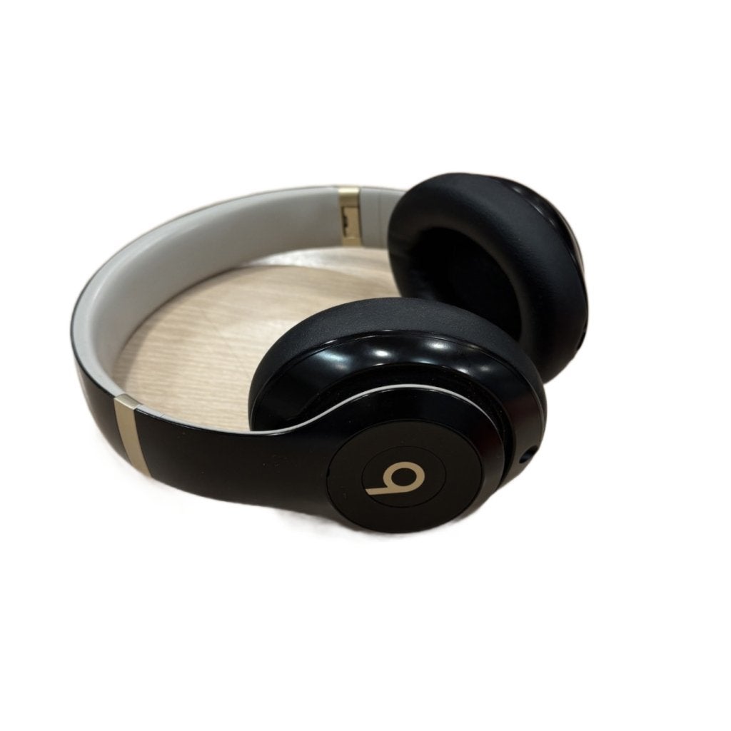 Beats studio Pro Zwart Goud Bluetooth koptelefoon met ANC, Beats, Zo goed als nieuw, Support@beats.com, Beats Electronics LLC
Beats by Dr. Dre
8600 Hayden Place
Culver City, CA 90232
United States