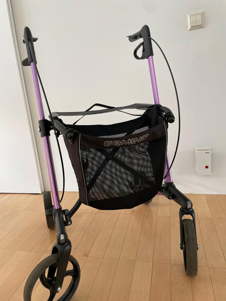 Lichtgewicht Rollator Gemino 30 met mamdje, Diversen, Ophalen, Opvouwbaar, Gebruikt