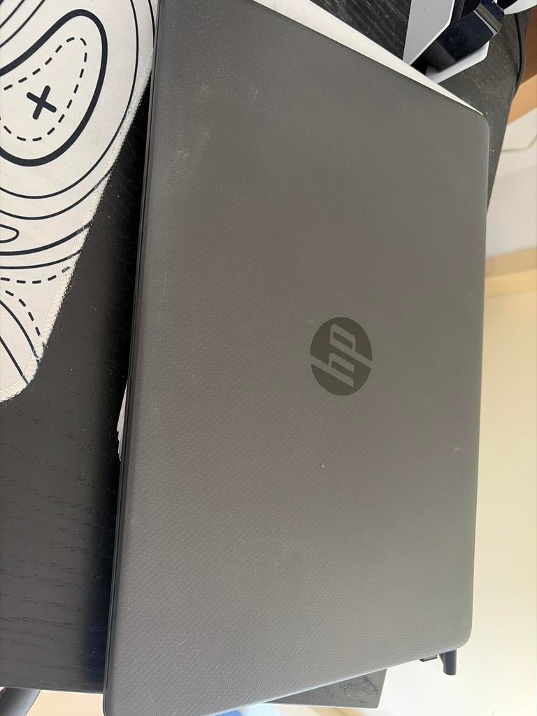 HP Laptop - Perfect voor dagelijks gebruik met tas, Ophalen, 8 GB, Minder dan 2 Ghz, Zo goed als nieuw