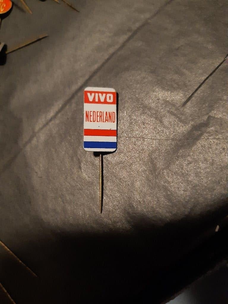 Speldje Vivo Nederland (Z190-72), Verzamelen, Ophalen of Verzenden, Gebruikt, Overige onderwerpen