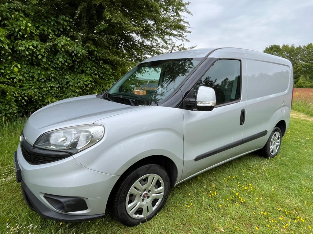 Fiat Doblo Cargo 1.3 MJ 16V 90pk 2016 Grijs, Voorwielaandrijving, Euro 5, Zwart, 4 cilinders
