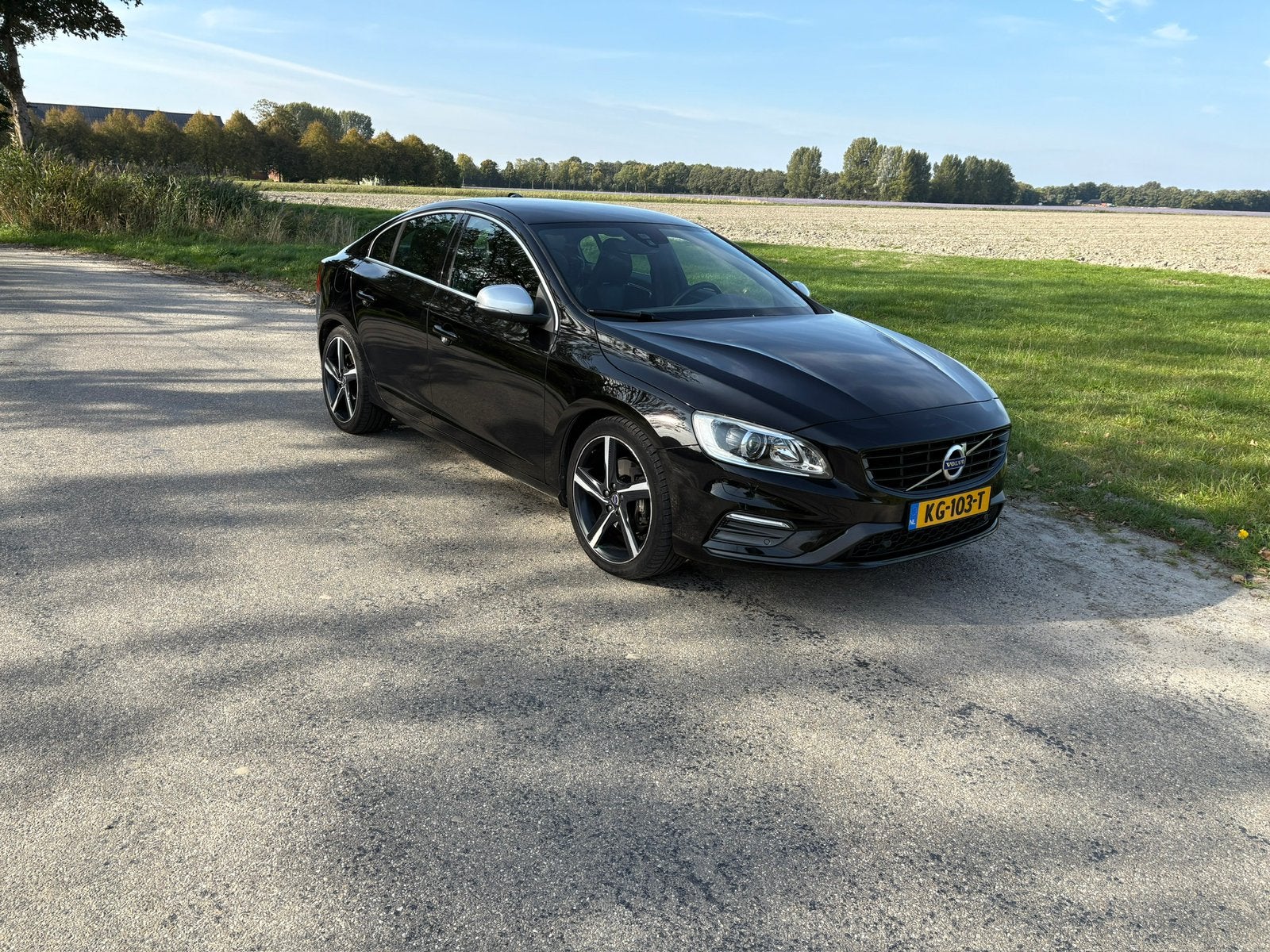 Volvo S60 T6 225KW/306PK Geartronic-8 2015 Zwart, Auto's, Volvo, Automaat, 1800 kg, Zwart, 4 cilinders