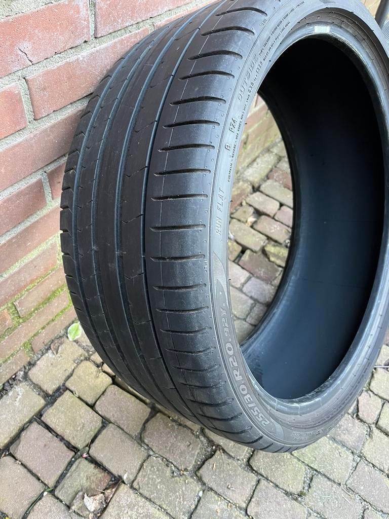 1x Pirelli p700 band 255/30/20, Ophalen of Verzenden