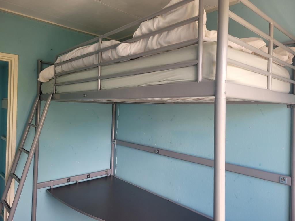 Metalen hoogslaper met bureau (excl. matras), Huis en Inrichting, Slaapkamer | Stapelbedden en Hoogslapers, Ophalen, Gebruikt