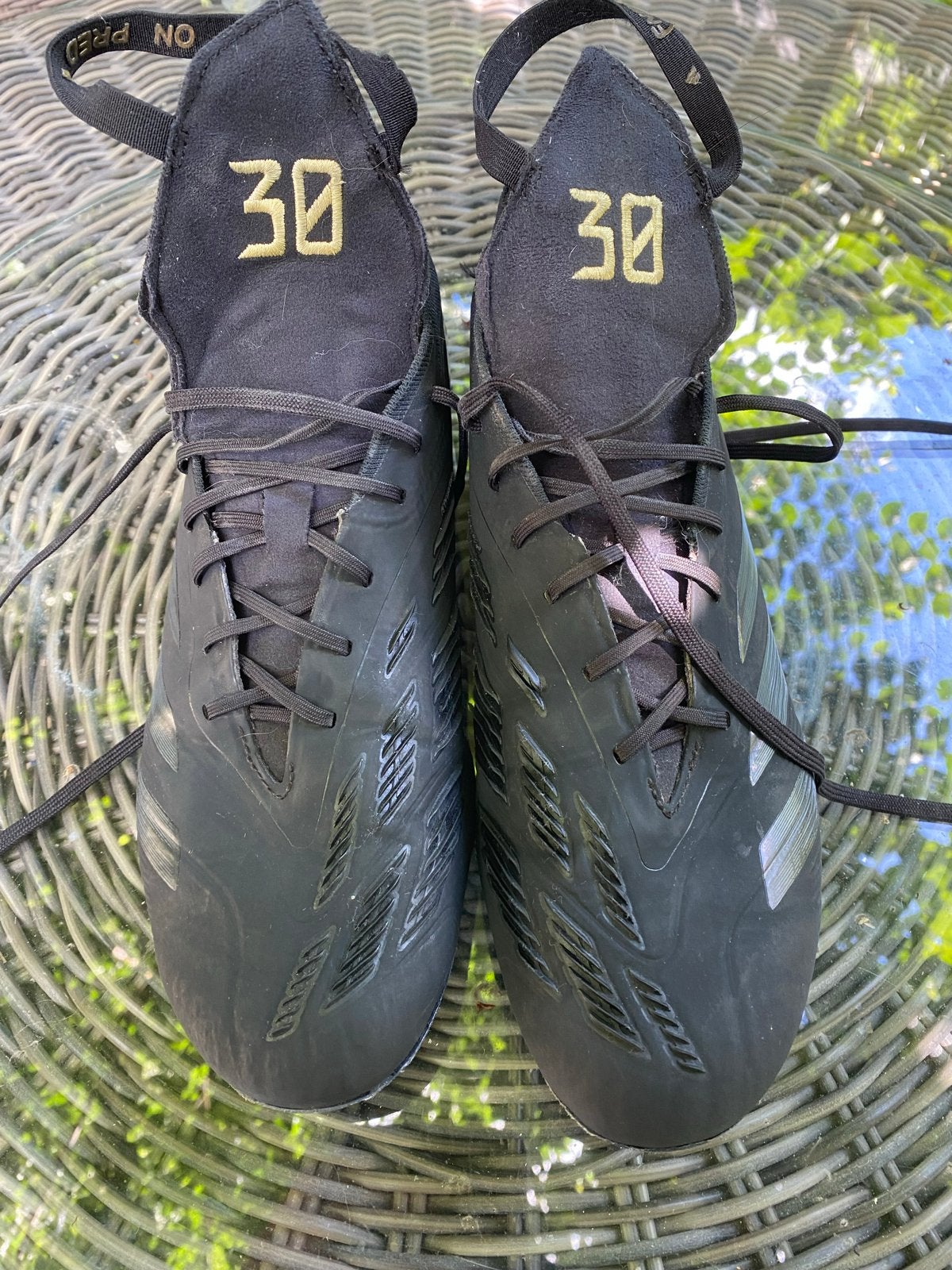 Bijna nieuwe Adidas Predator kicksen customized - Mt 44, Schoenen, Maat L, Ophalen of Verzenden, Zo goed als nieuw