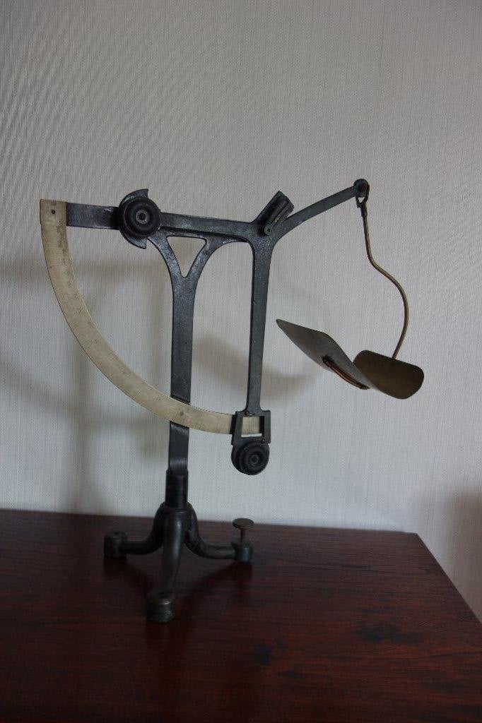 Weegschaal curiosa 1 kg., Ophalen of Verzenden
