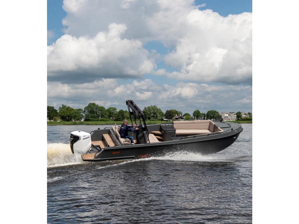 Alumax Bullit 840 Outboard, heel veel ruimte, wc, bed, etc., Watersport en Boten, Vis- en Consoleboten, Nieuw, Aluminium, 6 meter of meer