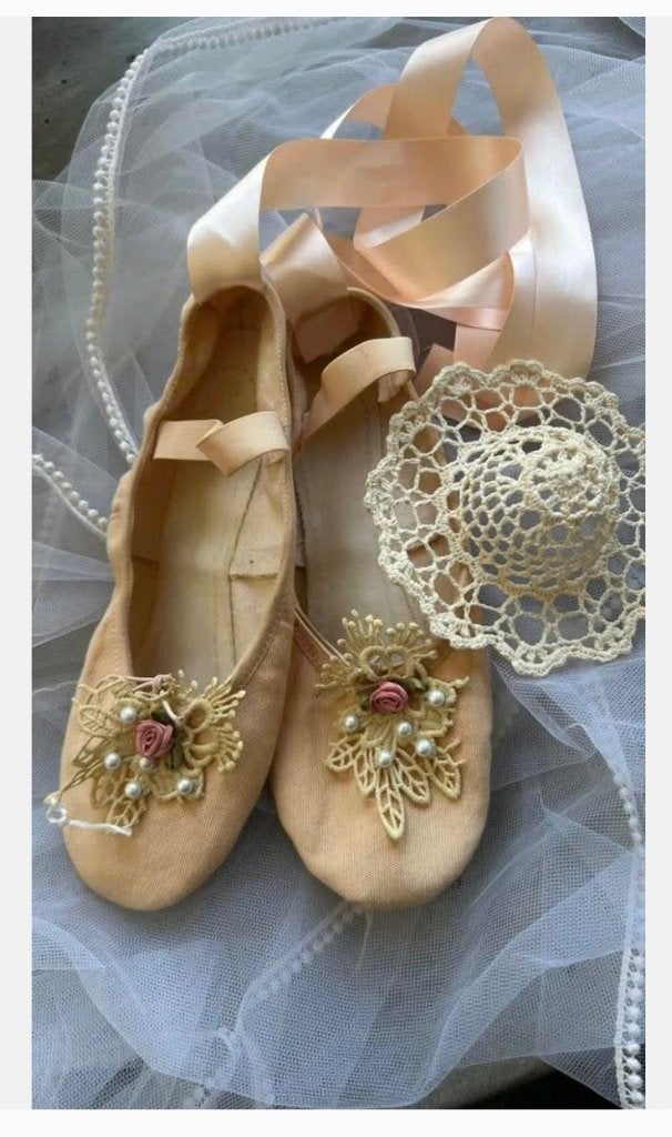 Vintage ballet schoenen met mooi hoedje, mooie woondeco, Ophalen of Verzenden