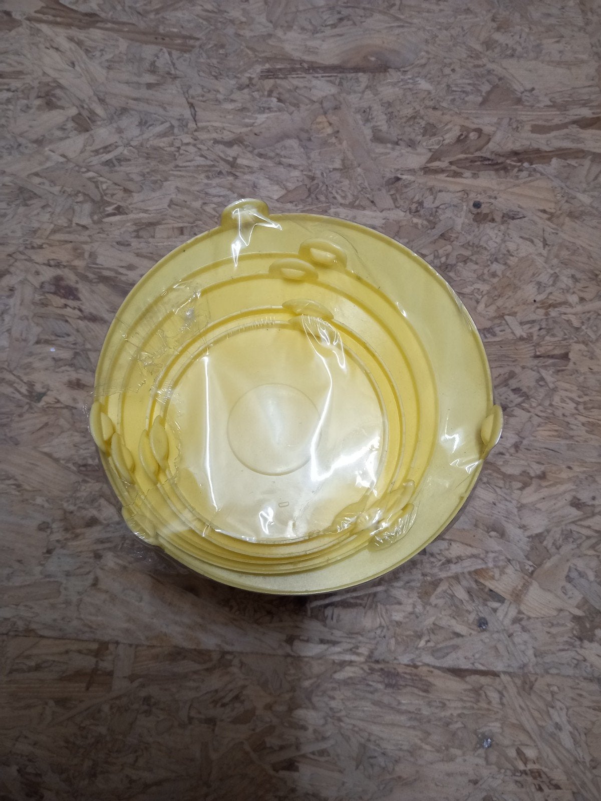 Set van 5 gele glazen schalen met deksel, nieuw, Met deksel, Schaal, Rond, Nieuw