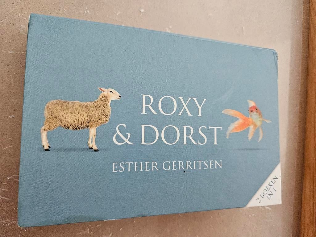 Roxy & Dorst - Dwarsligger Esther Gerritsen (2 boeken in 1), Ophalen of Verzenden, Zo goed als nieuw, Esther Gerritsen, Nederland
