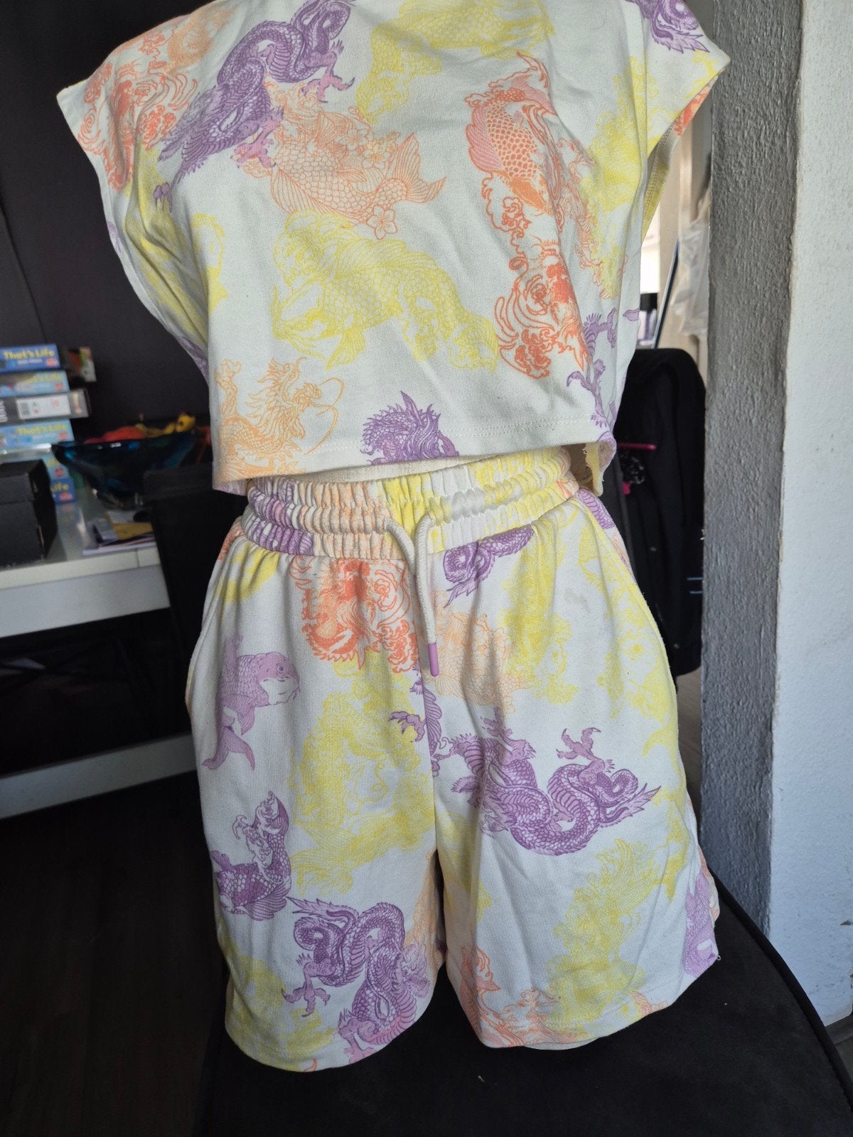 Bershka set met drakenprint - top en short, Bershka, Ophalen of Verzenden, Zo goed als nieuw