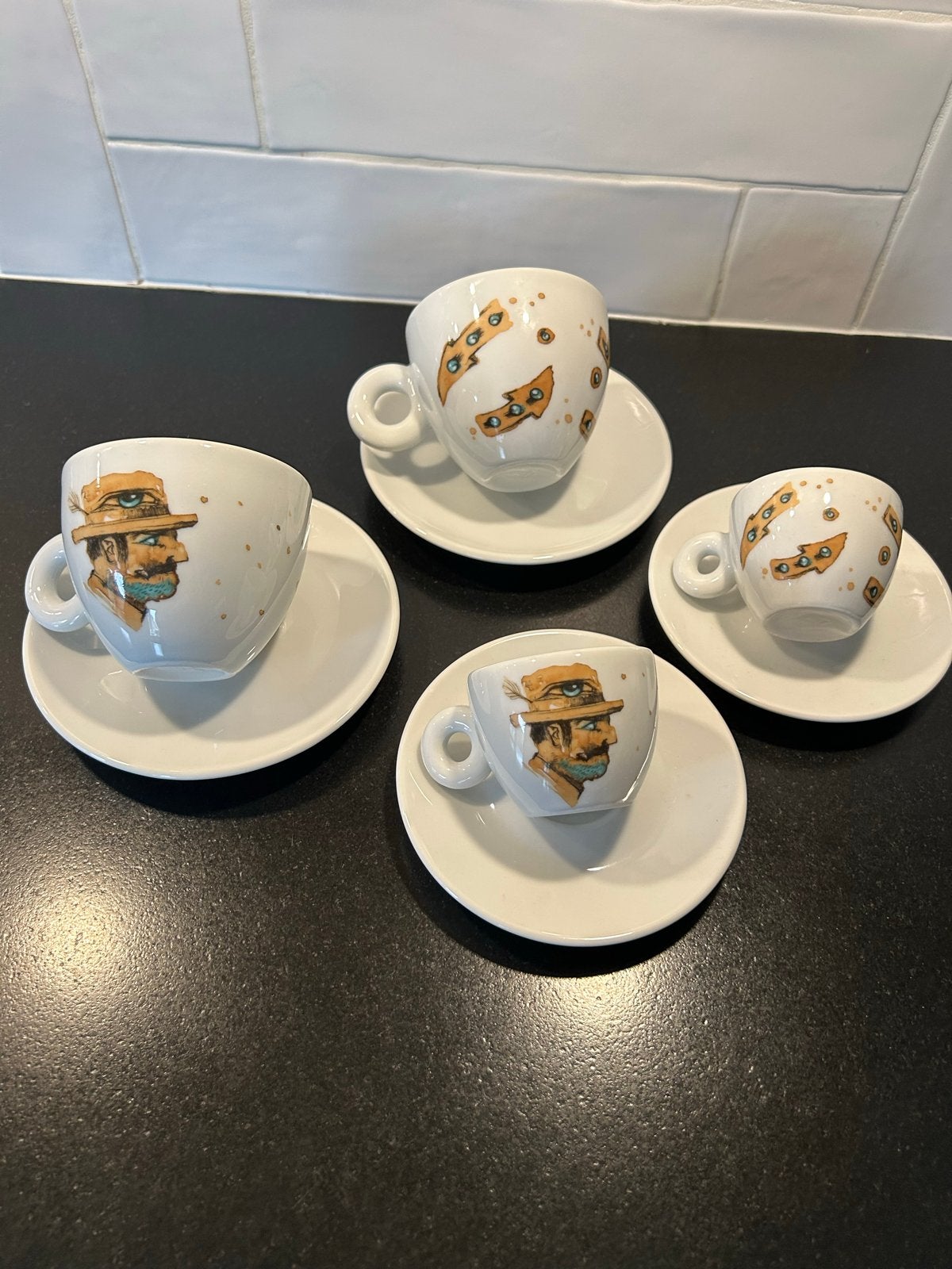 Illy Max Petrone koffie- en espressokopjes met schotels, Ophalen of Verzenden, Zo goed als nieuw, Illy, Kop(pen) en/of Schotel(s)