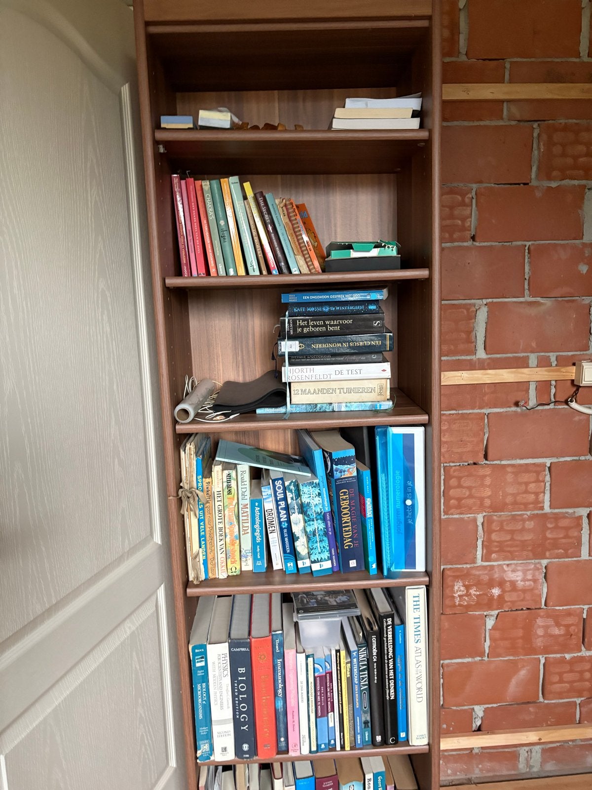 Hoge boekenkast met verstelbare planken - 195x55x35 cm, Huis en Inrichting, Kasten | Boekenkasten, Ophalen, Met plank(en), Gebruikt