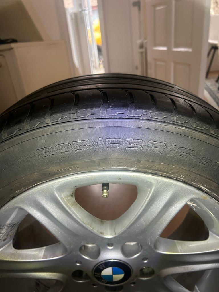 Band 205/55 R16 met velg voor BMW serie 1, Gebruikt, 16 inch, Banden en Velgen, Zomerbanden
