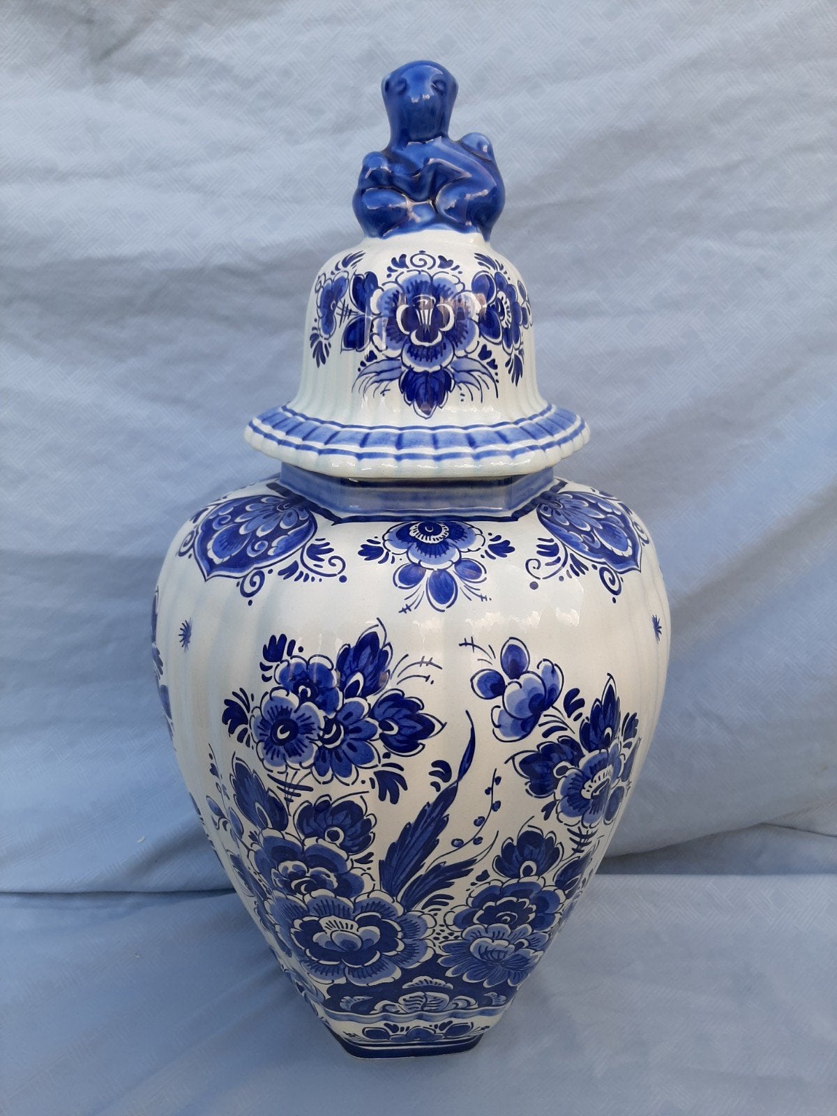 Grote delfts blauwe vaas met deksel, Ophalen