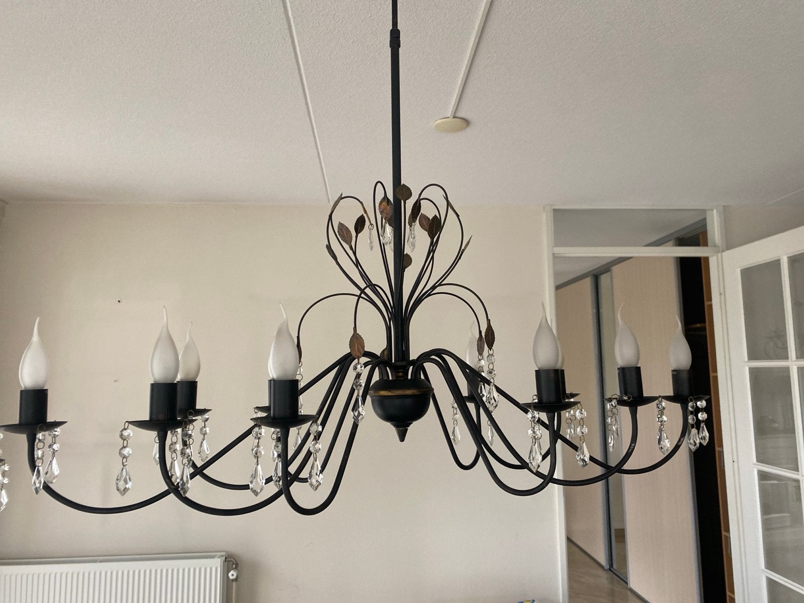Elegante Zwarte Kroonluchter met Kristallen en Bladeren, Ophalen, Zo goed als nieuw, Metaal, E14 (klein)